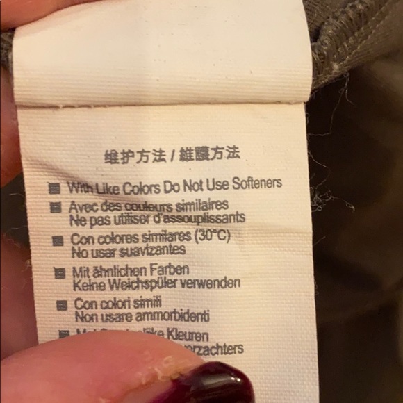 Under Armour compression heat gear workout shirt - Picture 9 of 9